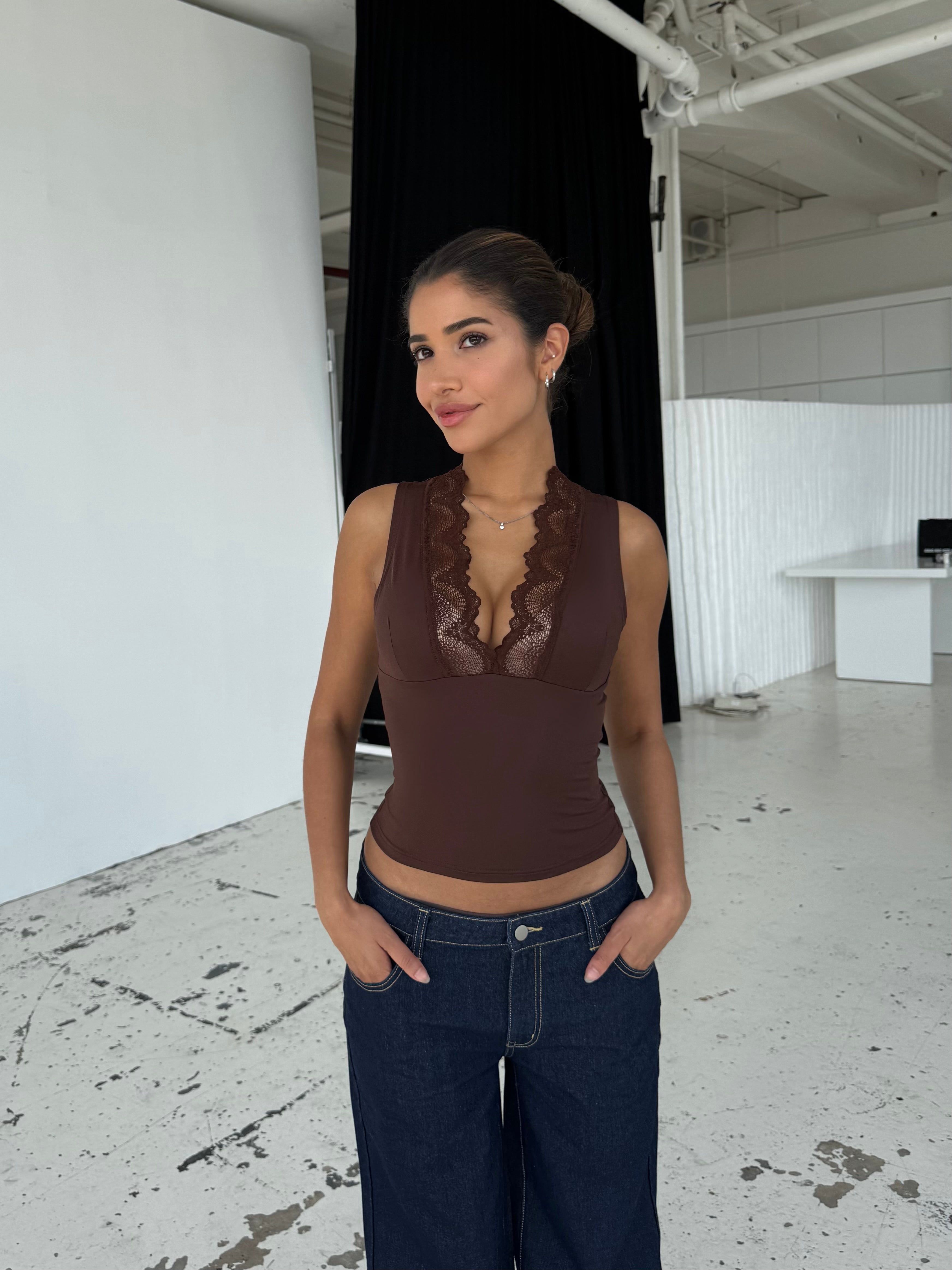 Lucia basic lace top - mørk brun