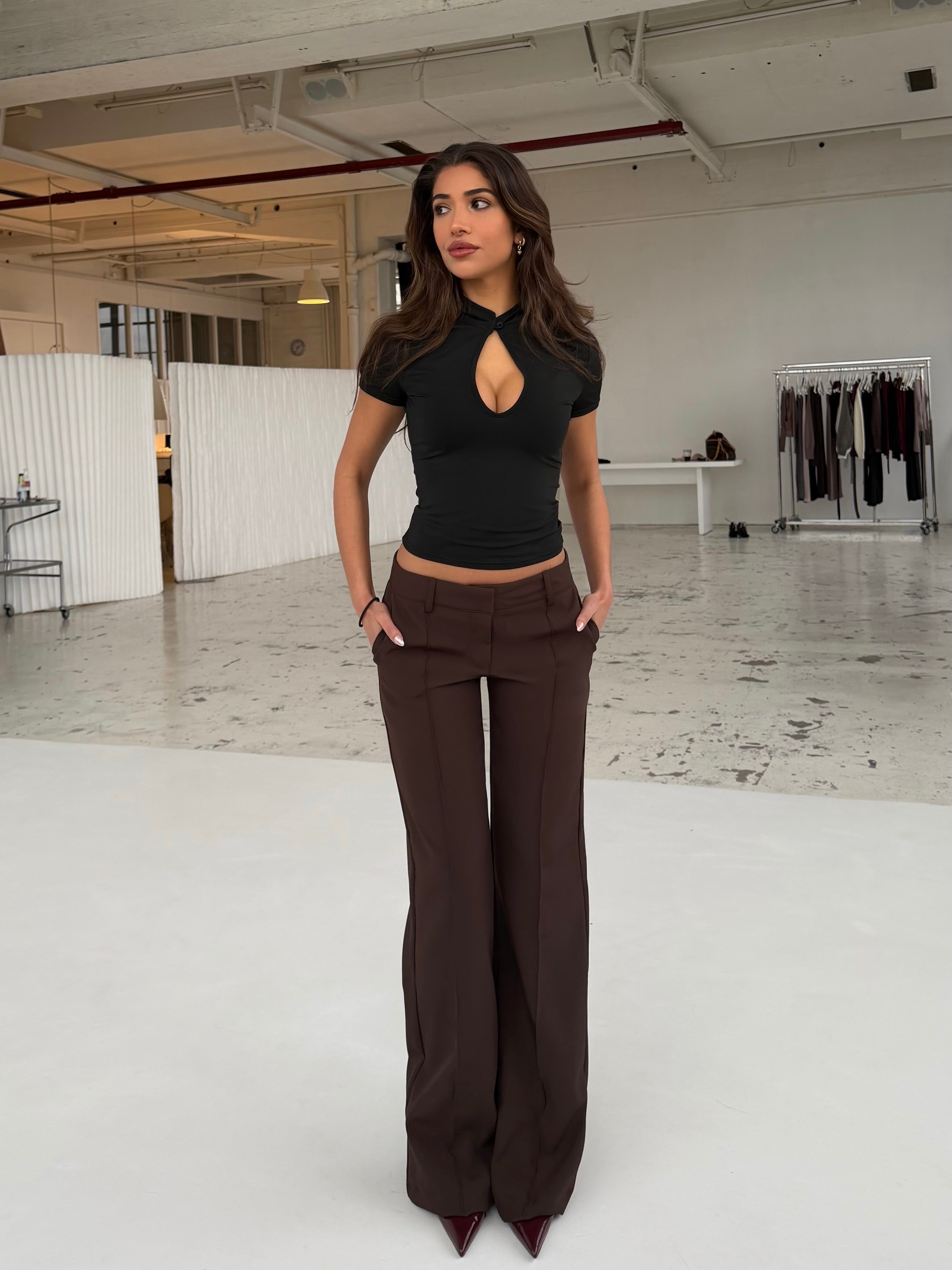 Vera Wide low waist bukser - mørk brun