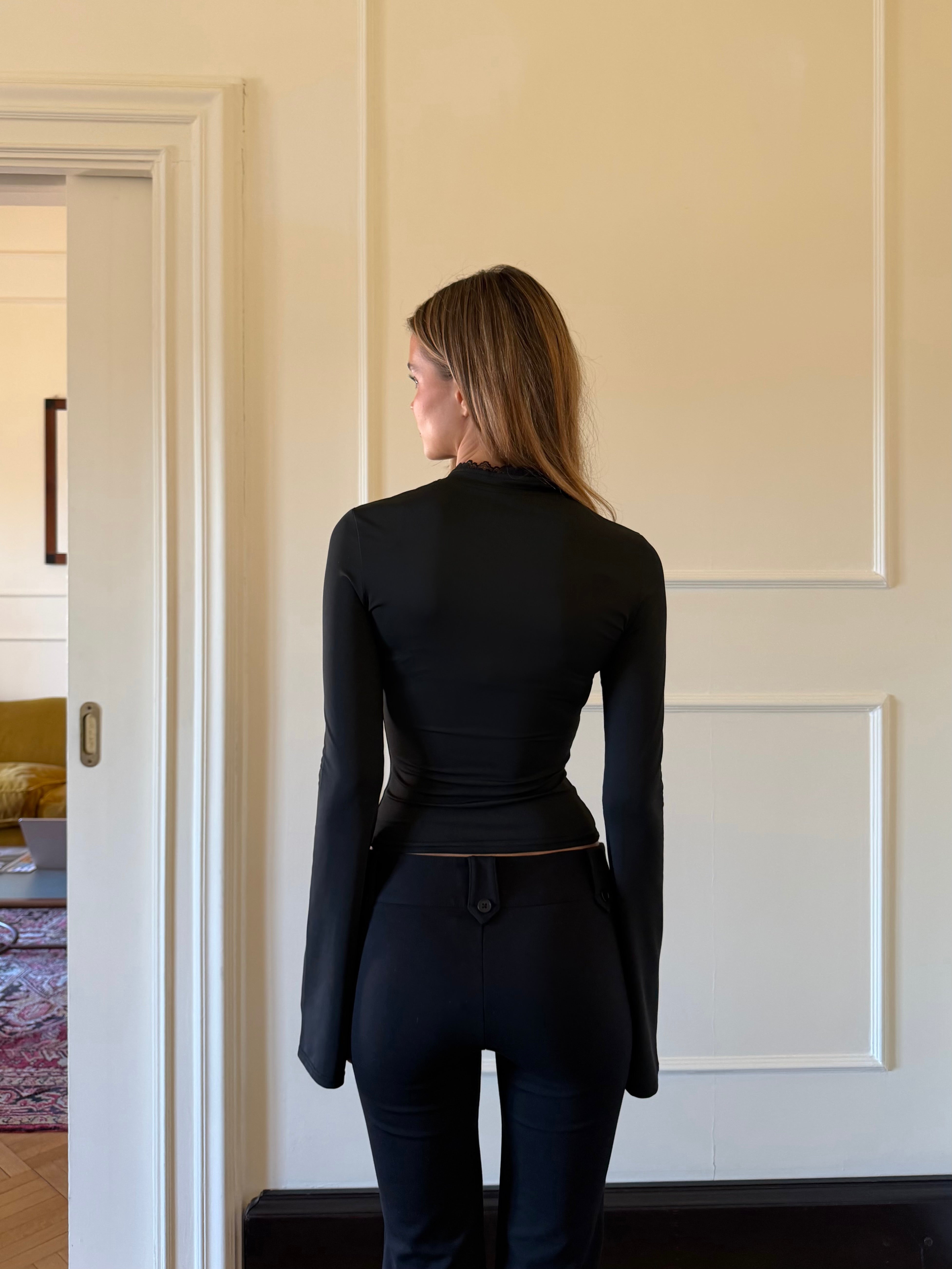 Baia lace long sleeve top - sort